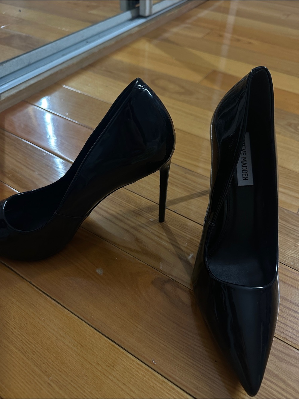 Steve Madden Black Patent Pointed Toe Pumps